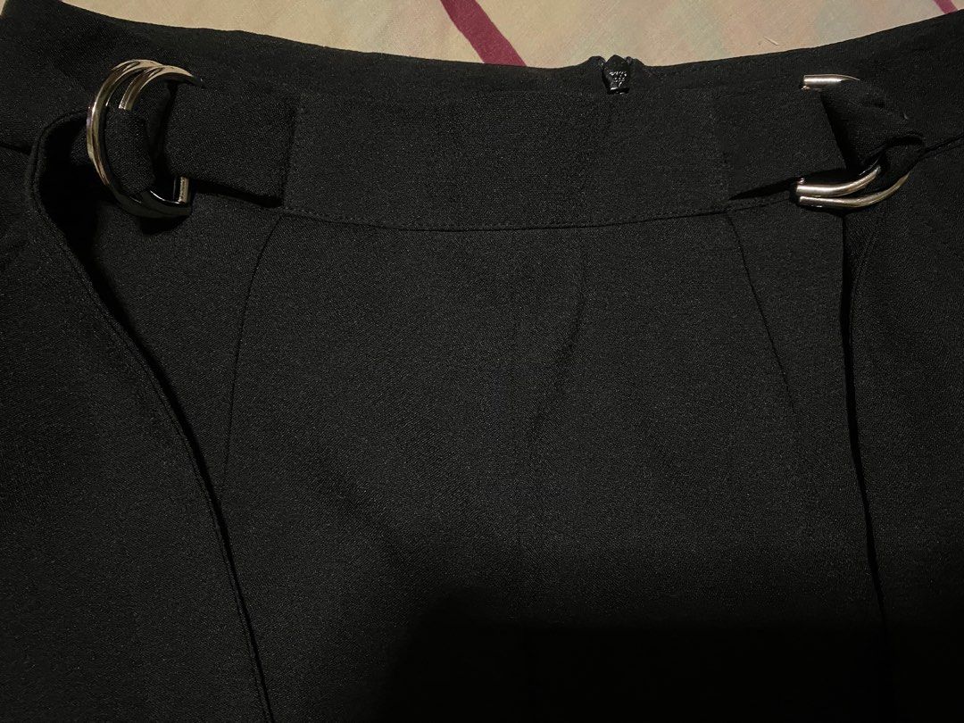Plains & Prints Black shorts (Category: Shorts) located in Guagua. Submitted by declutterwithj (Listing ID 1212394261, Image 2). Description: Really nice but too small for me.