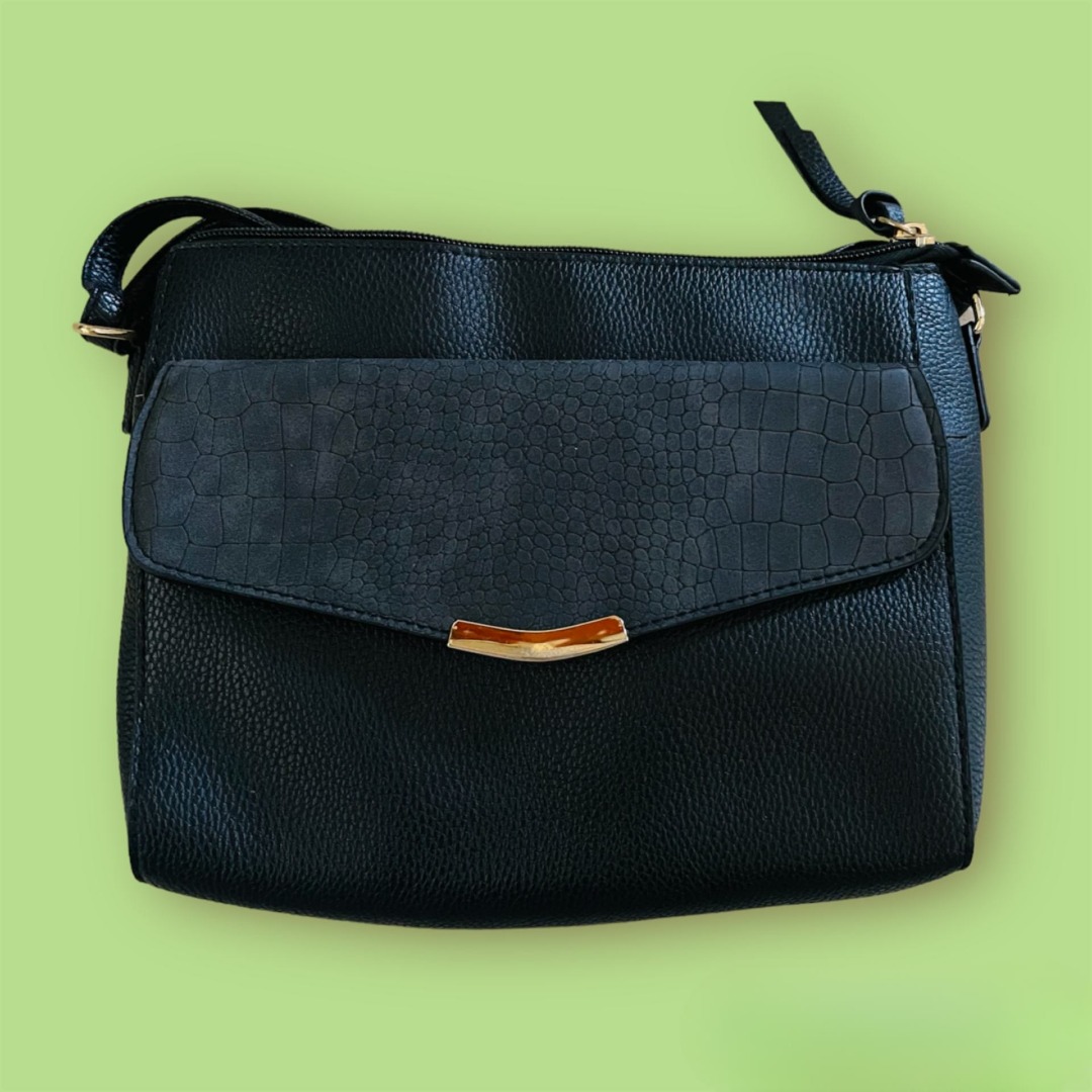 Primark Black Crossbody Bag, Women's Fashion, Bags & Wallets, Cross