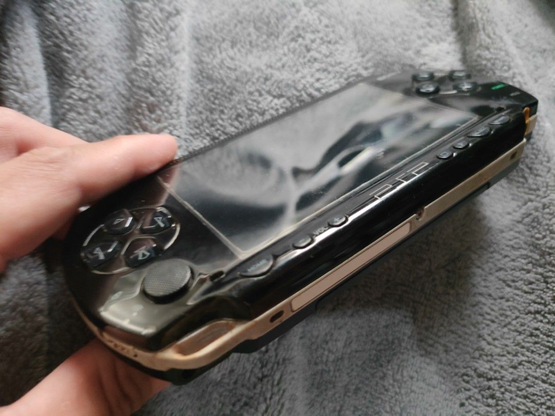 PSP / PSP1001, Mobile Phones & Gadgets, Other Gadgets on Carousell