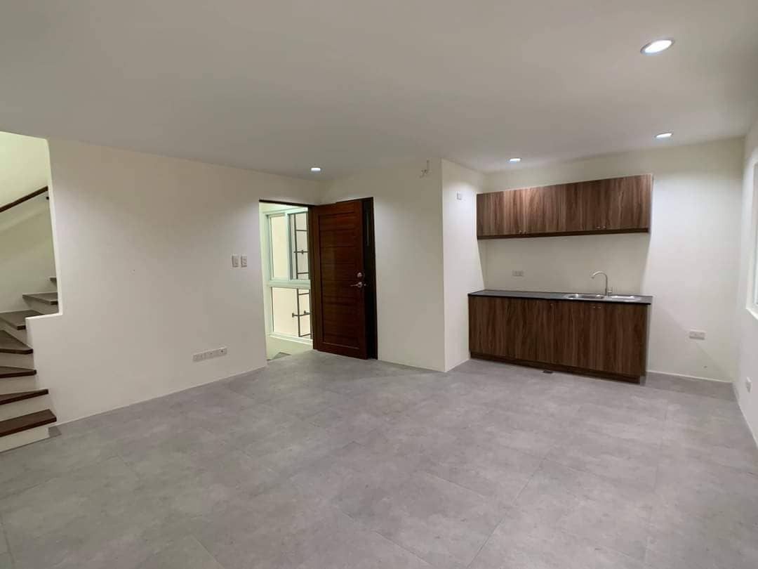 Quezon City town house for sale near East Avenue Quezon Memorial Circle P13.3M, Property, For