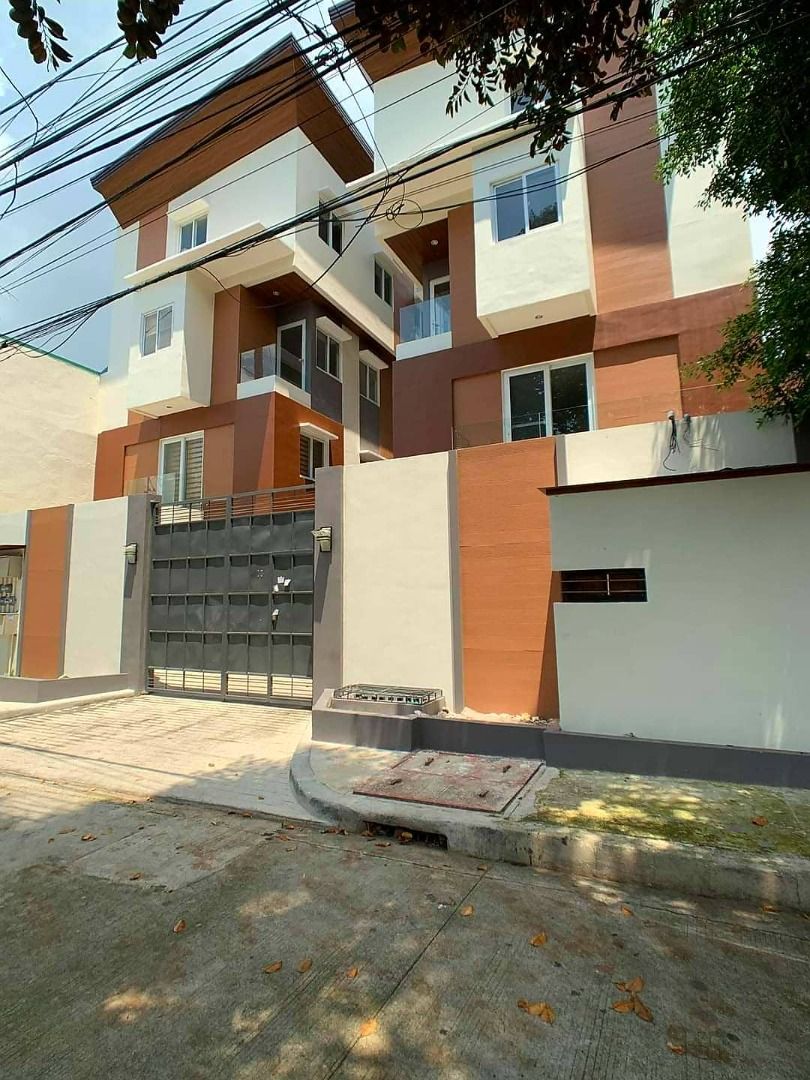 Quezon City town house for sale near East Avenue Quezon Memorial Circle P13.3M, Property, For