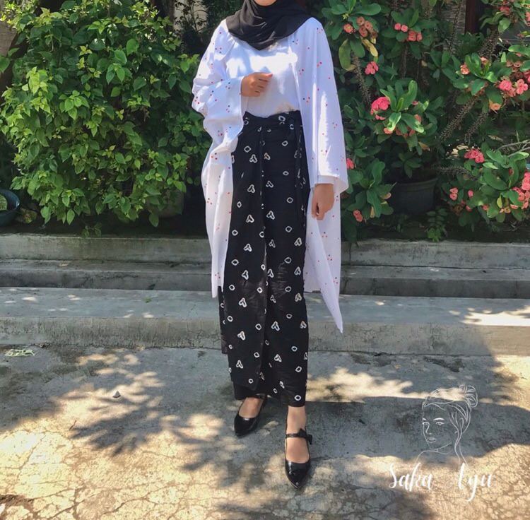 Rok lilit jumputan, Women's Fashion, Women's Clothes, Bottoms on Carousell