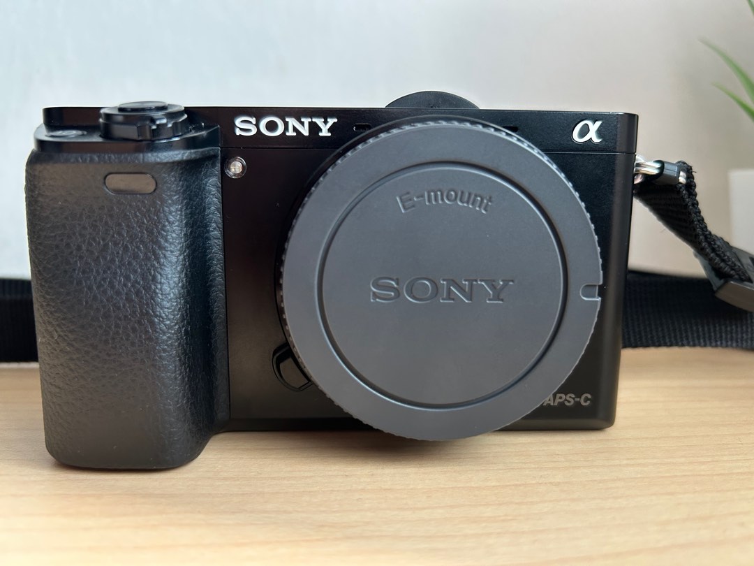 sony a6000 body only used