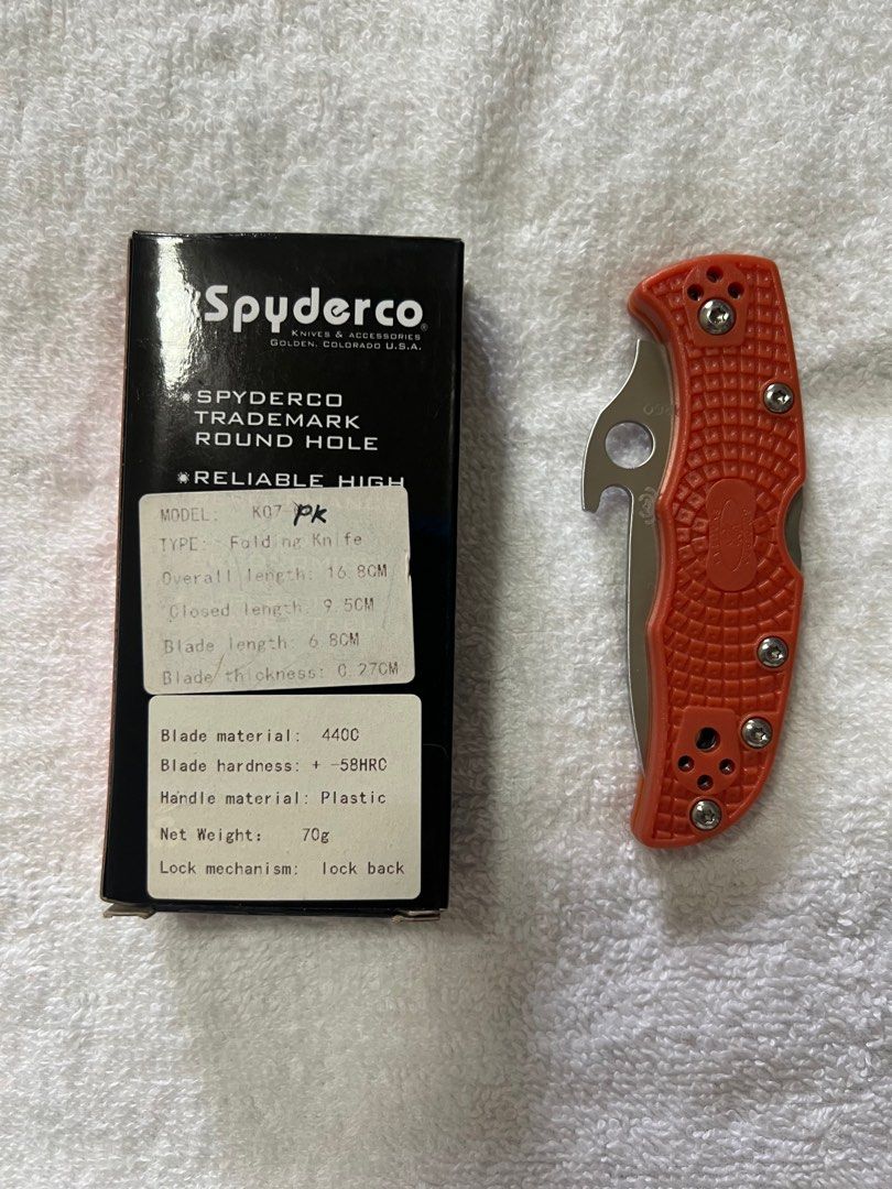 Spyderco folding knife, Sports Equipment, Hiking & Camping on Carousell