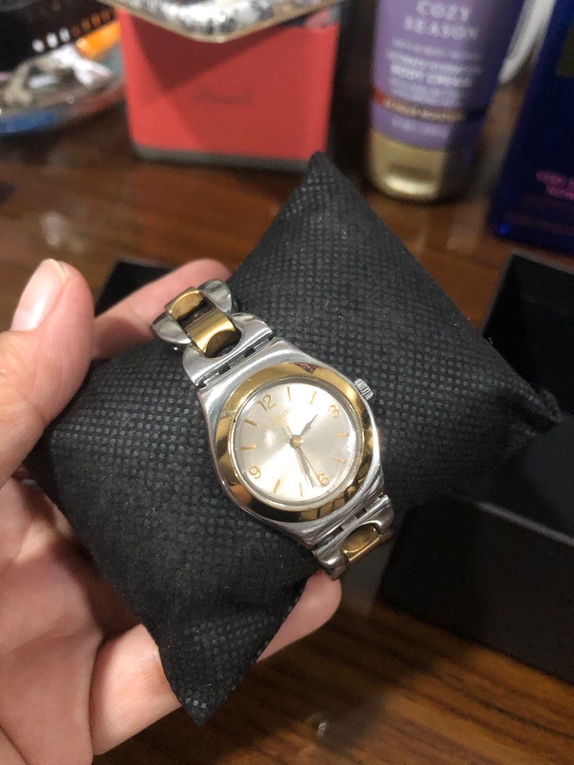 Swatch swiss, Women's Fashion, Watches & Accessories, Watches on Carousell