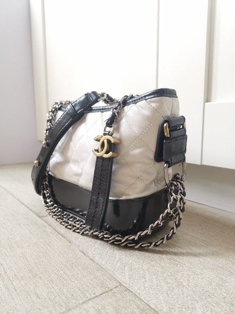 tas sling-bag Chanel Gabrielle Small Beige Black #25 Sling Bag