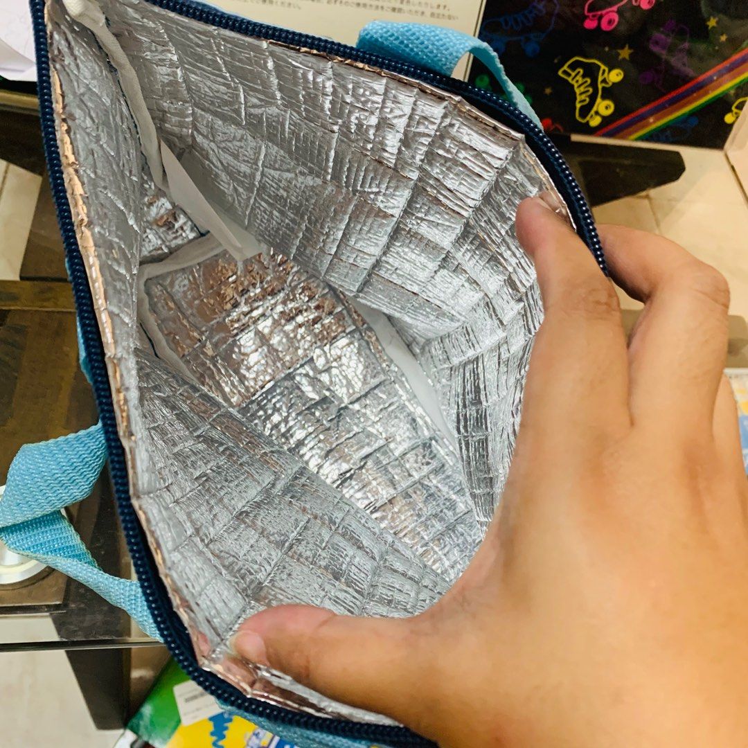 Tokyo Disney insulated bag (Category: Diaper Bags & Wetbags) located in Makati City. Submitted by anyajapanthriftshop (Listing ID 1212309057, Image 2). Description: .