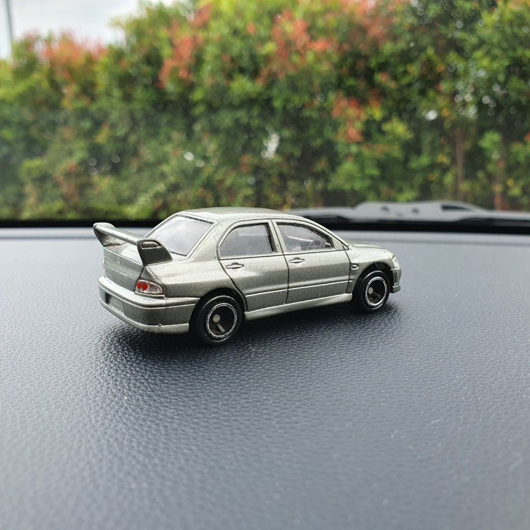 Tomica top evo 7