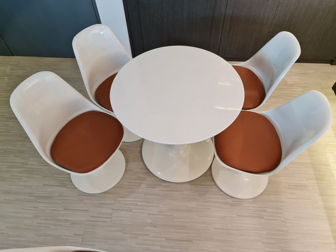 Tulip Table and Chairs Set, Furniture & Home Living, Furniture, Tables
