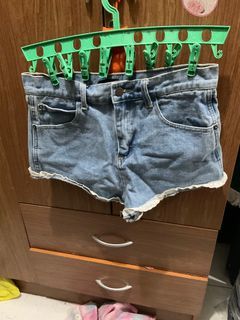TWO FOREVER 21 SHORTS