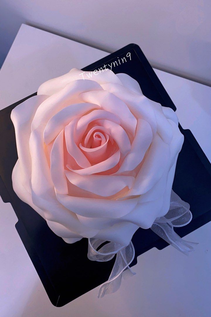 Flower Bouquet Valentine Cake – SweetSourMoments