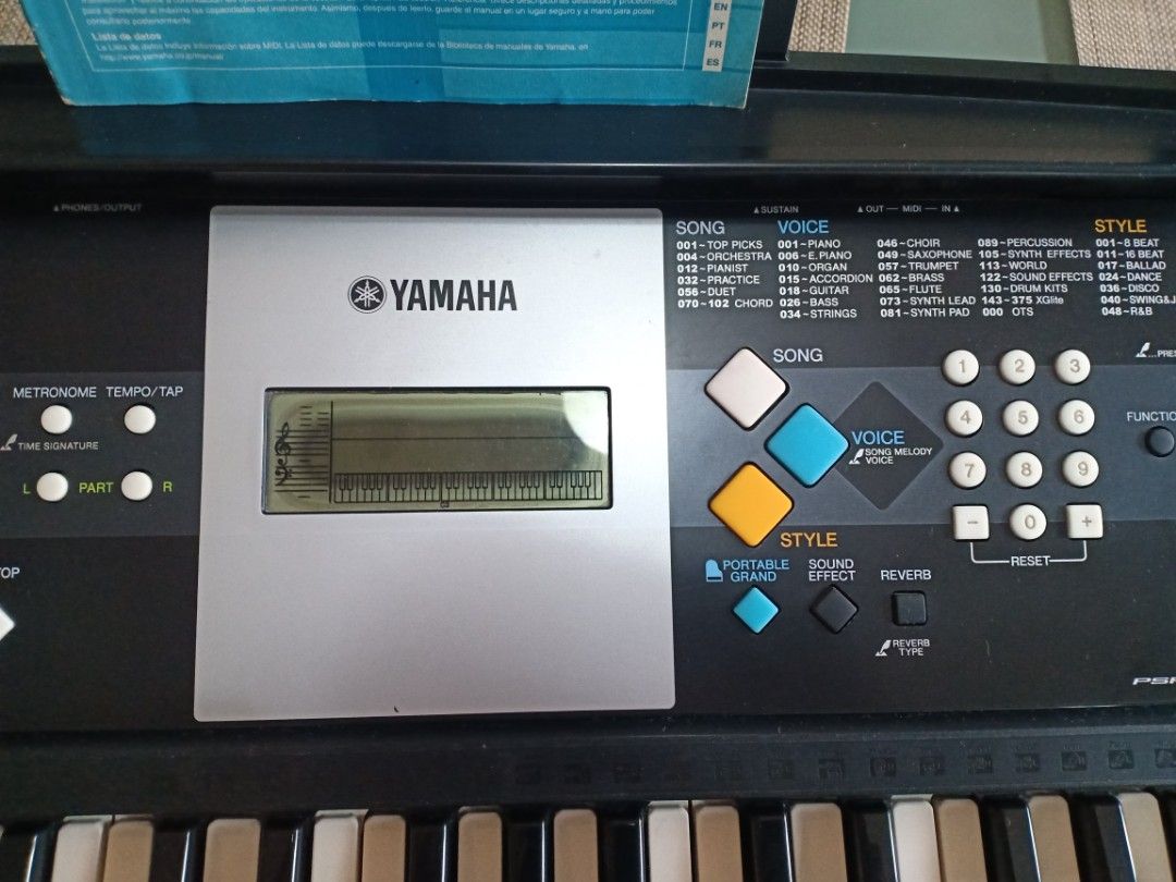 YAMAHA Keyboard (Category: Musical Instruments) located in Manila. Submitted by lmaoo29 (Listing ID 1212289165, Image 3). Description: PSR E223 NEGOTIABLE.