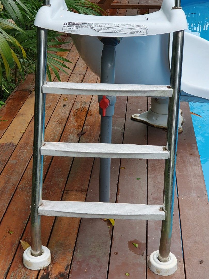 Zoomerang pool slide, Babies & Kids, Infant Playtime on Carousell