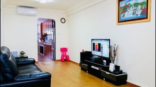 3NG 136 Yishun near MRT!