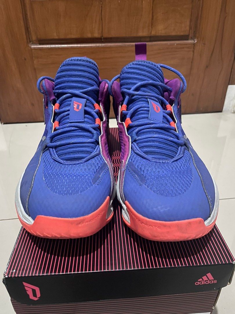 Adidas Dame 7, Fesyen Pria, Sepatu Sneakers di Carousell