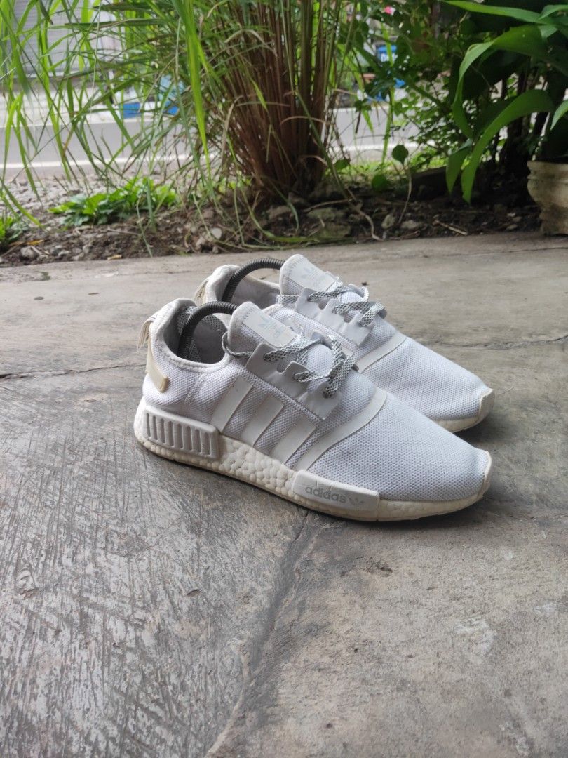 Adidas NMD R1 trilpe white reflective Size 42 26.5 cm Fesyen Pria Sepatu Sneakers di Carousell