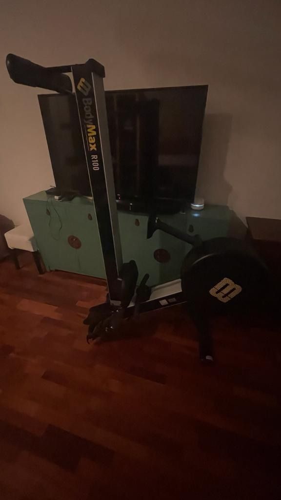 BodyMax R100 Adjustable Electric Rowing Machine Sports Equipment