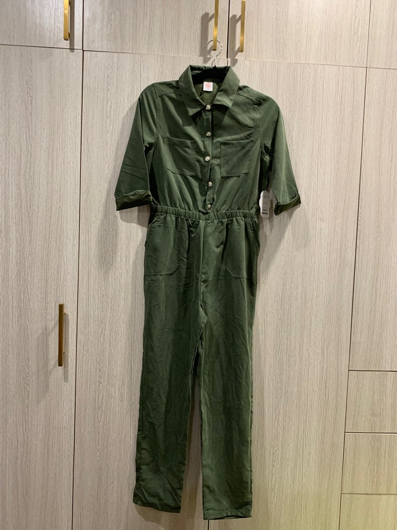 Brandnew Army Green Jumpsuit, Women's Fashion, Dresses & Sets
