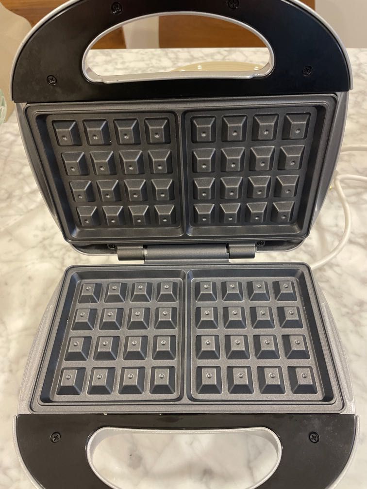Cornell waffle maker, TV & Home Appliances, Kitchen Appliances, Ovens