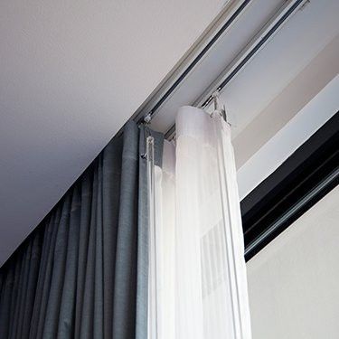 Curtain rail with brackets62863076783363111