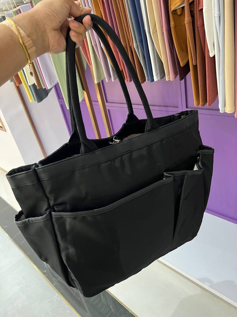 dUCk Multipurpose Bag Mom's Edition in Black, Women's Fashion, Bags &  Wallets, Tote Bags on Carousell