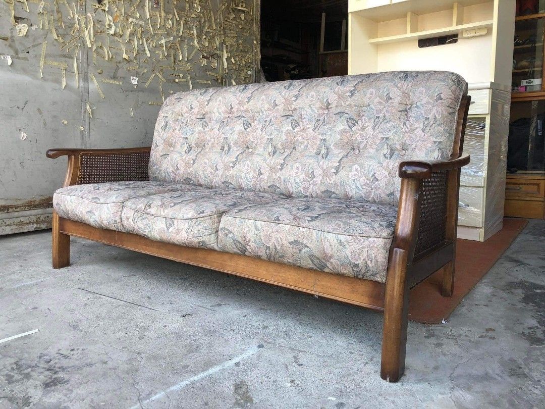 Flandre House european basic country sofa (Category: Sofas) located in Valenzuela. Submitted by princeraya55649 (Listing ID 1212580297, Image 2). Description: Flandre House european basic country sofa 65L x 33W x 15H seat height inches Sandalan height 32 inches Solid wood Bulky foam 3 to 4 seater In good condition Code ldmd 1808.
