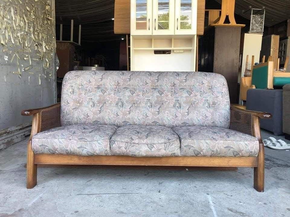 Flandre House european basic country sofa (Category: Sofas) located in Valenzuela. Submitted by princeraya55649 (Listing ID 1212580297, Image 1). Description: Flandre House european basic country sofa 65L x 33W x 15H seat height inches Sandalan height 32 inches Solid wood Bulky foam 3 to 4 seater In good condition Code ldmd 1808.