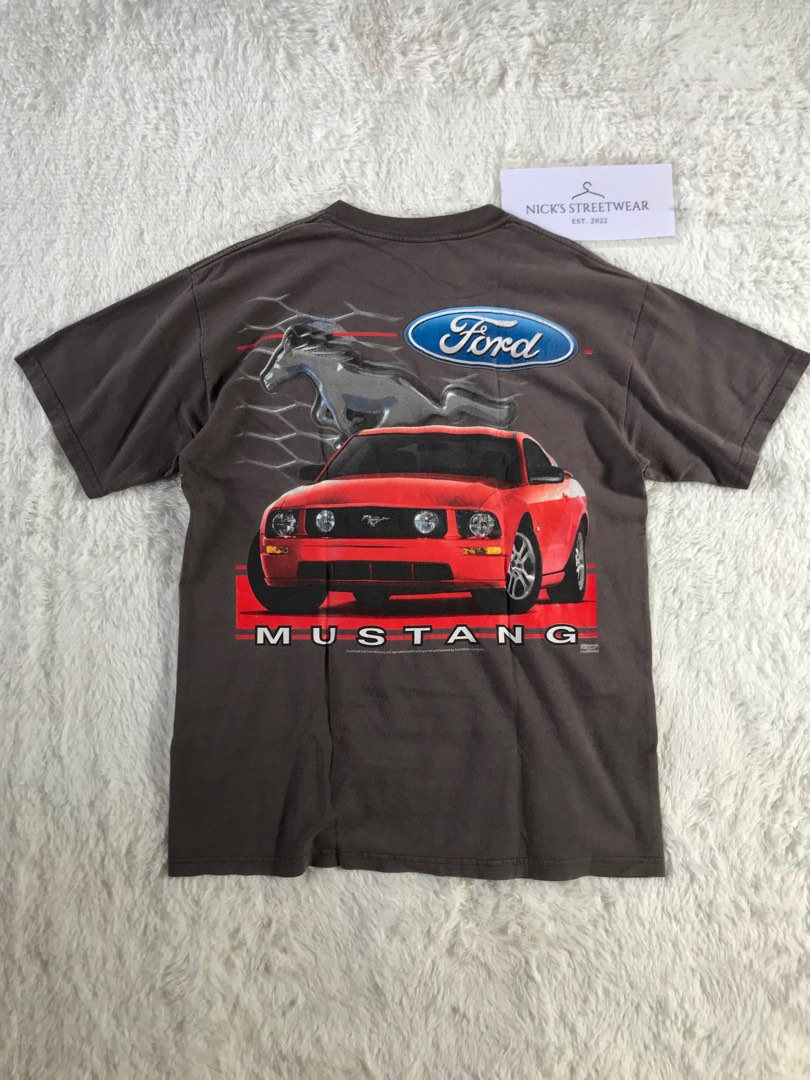 T-shirt Mustang Fan Art Graphique - 100% Coton - Unisexe - Marque Ohyphens Design - Neuf Avec étiquettes