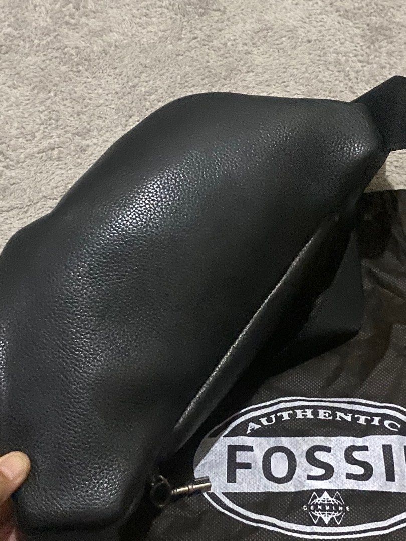 Fossil Waist Bag, Fesyen Pria, Tas & Dompet , Tas Selempang di Carousell