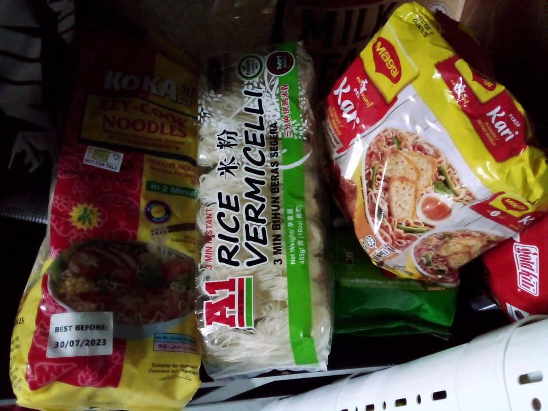 FREE (Halal) 1 pack of rice, instant noodles and beehoon, 3 in 1 tea ...