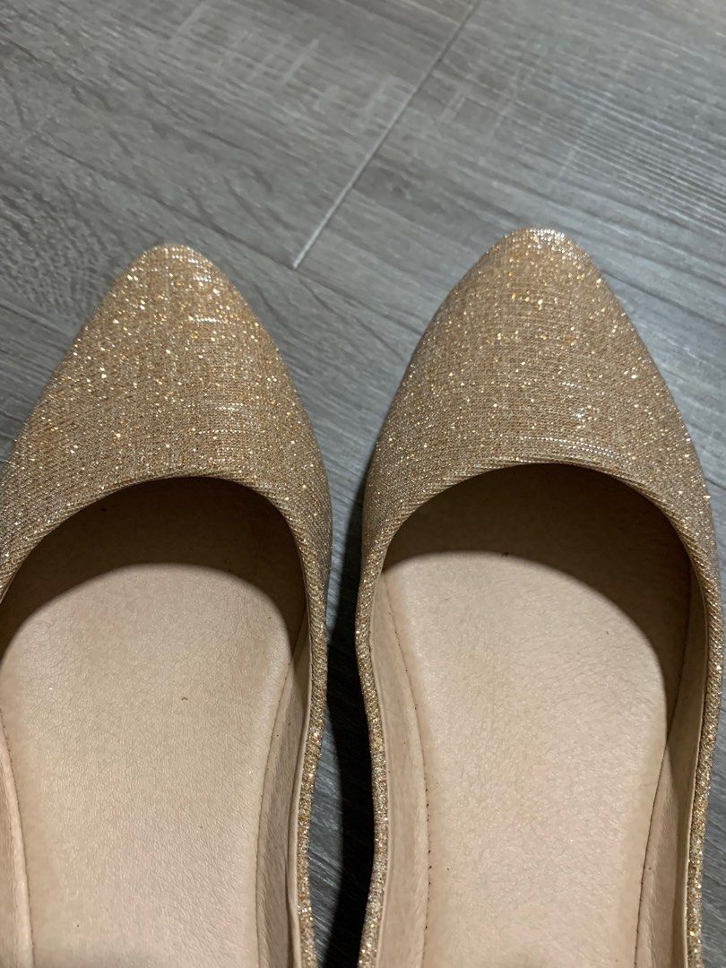 Gold glitter flats, Women's Fashion, Footwear, Flats on Carousell