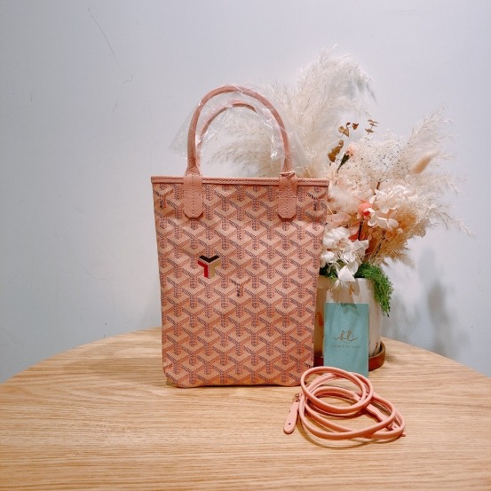BN Goyard limited edition pink Poitiers, Women's Fashion, Bags & Wallets,  Tote Bags on Carousell