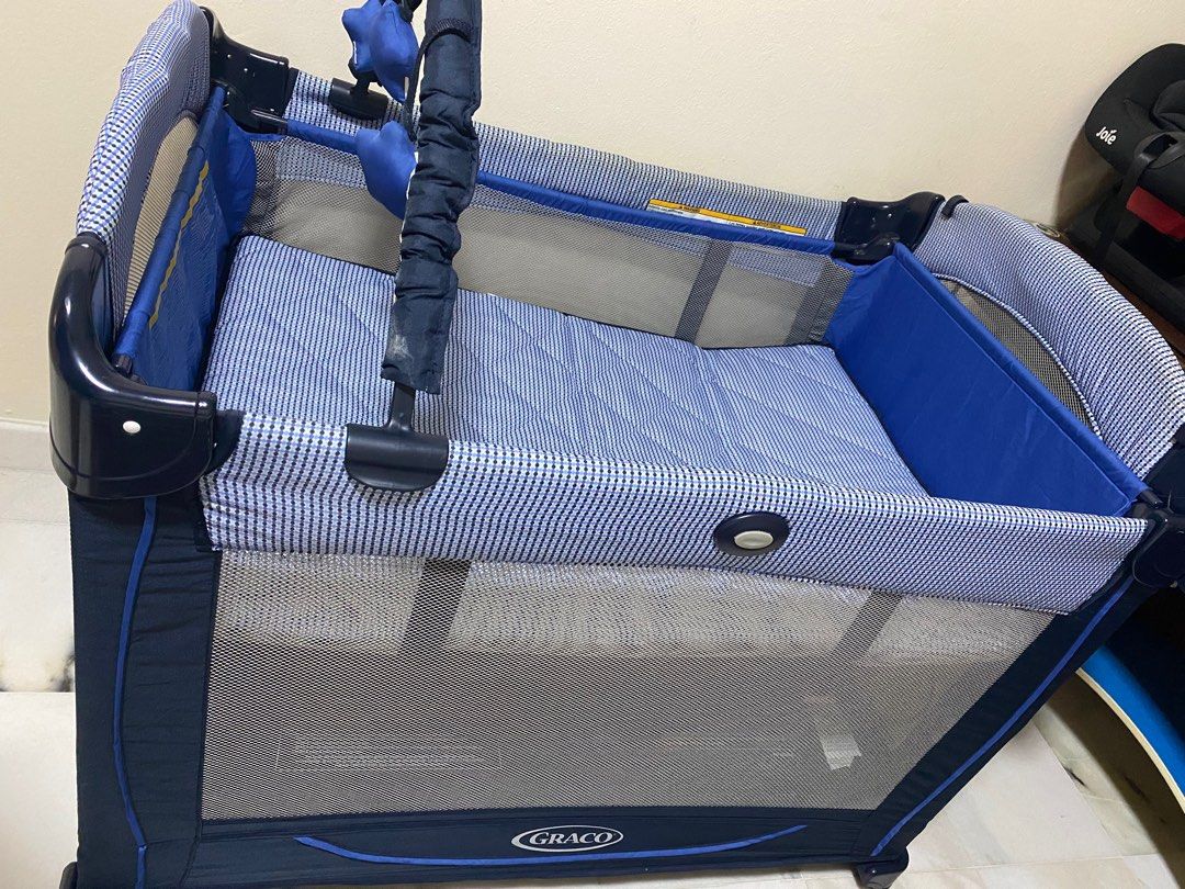 Graco Pack and Play on the go with Diaper change mat, Babies & Kids