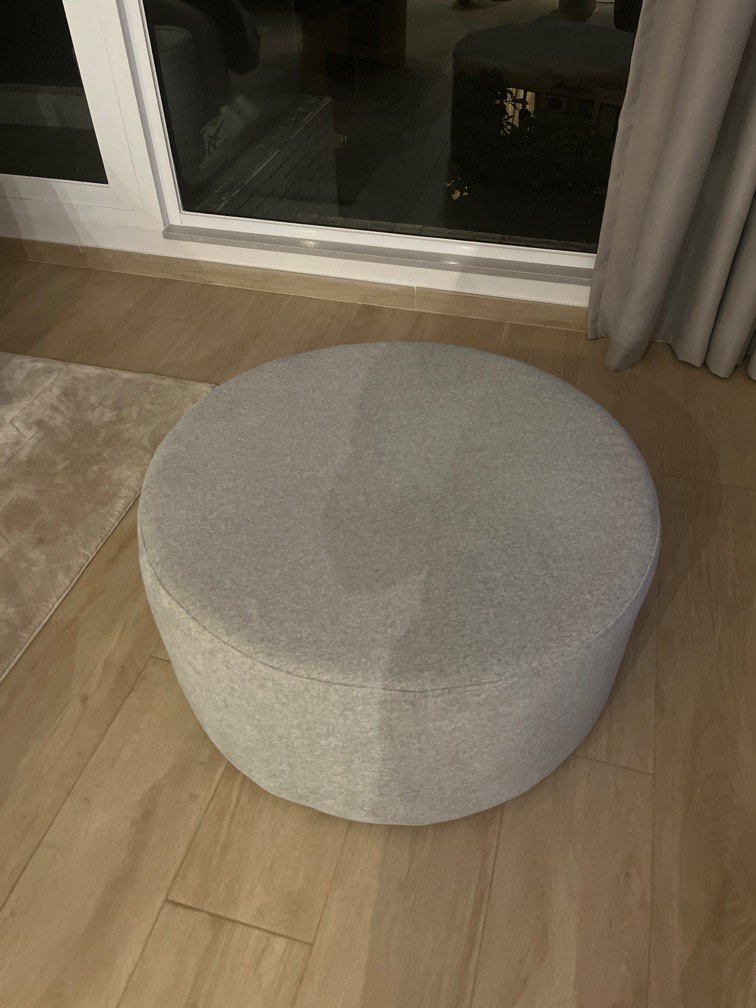 Grey Ottoman, 70cm diameter and 35cm tall (Midlevels pickup), 傢俬＆家居, 傢俬