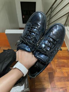 Guissepe Zanotti Shoe (size 42)