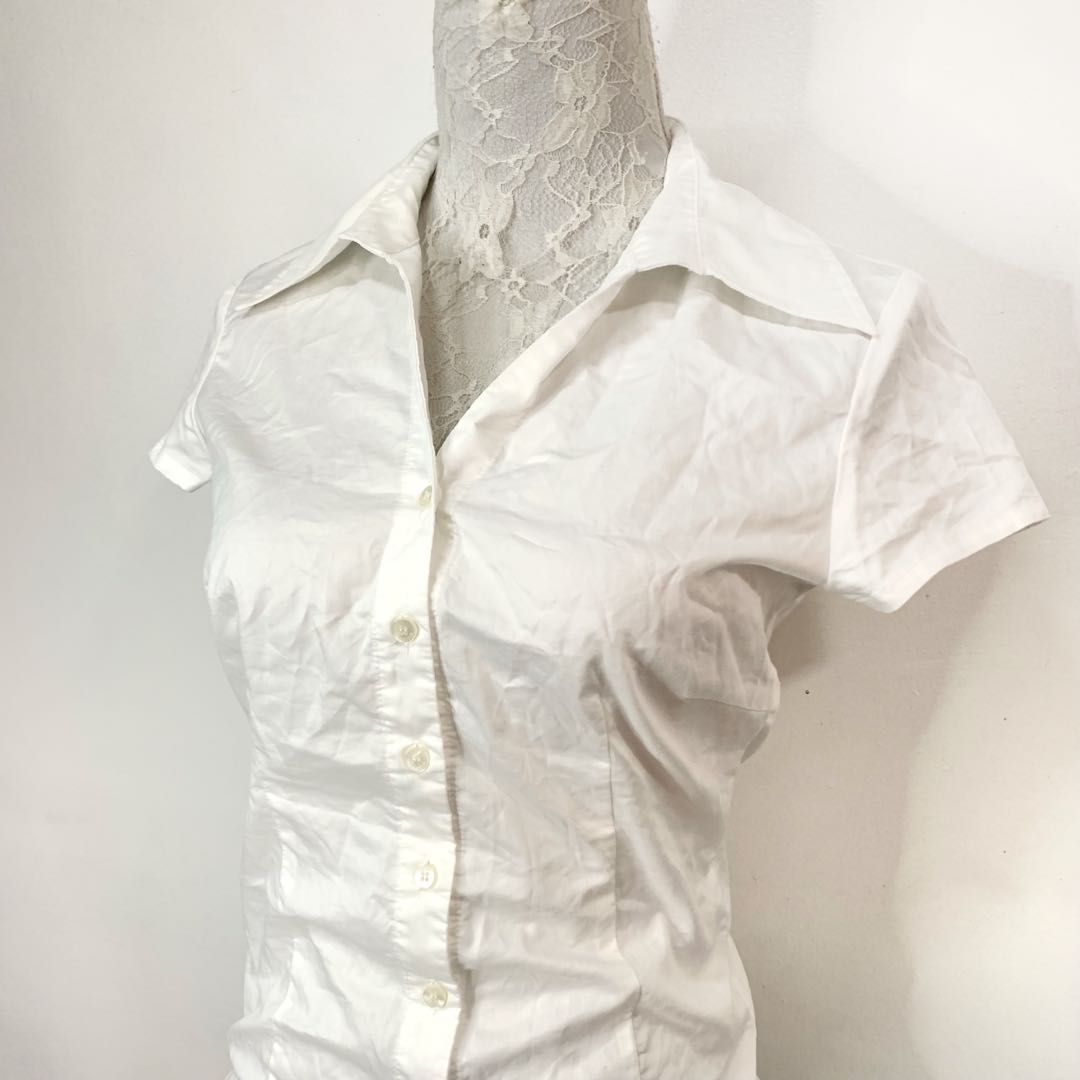 HALLHUBER basic white office formal buttondown bodysuit (Category: Others Tops) located in San Simon. Submitted by mariellepangilinan (Listing ID 1212437944, Image 2). Description: .