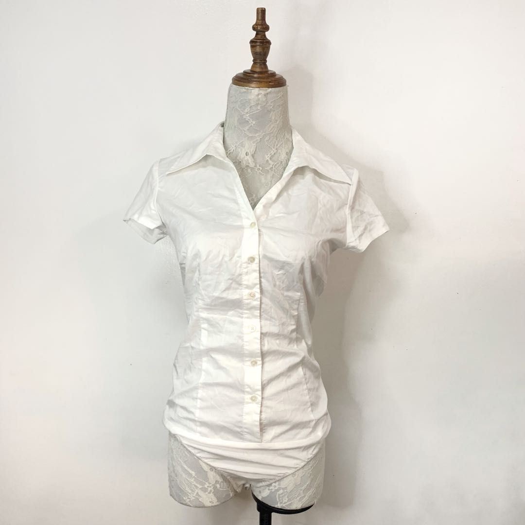 HALLHUBER basic white office formal buttondown bodysuit (Category: Others Tops) located in San Simon. Submitted by mariellepangilinan (Listing ID 1212437944, Image 1). Description: .