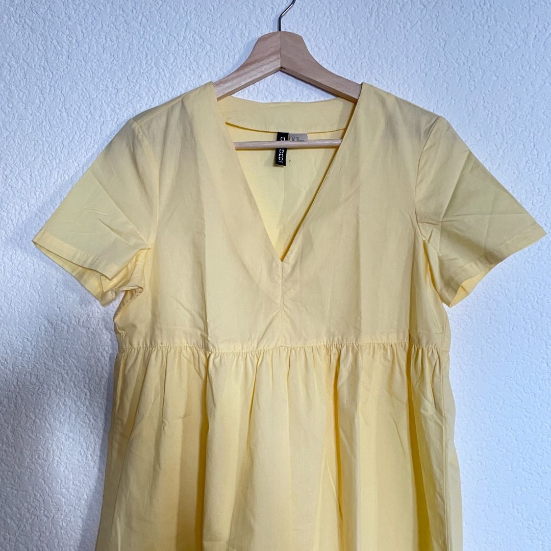 H&M Yellow Dress (Category: Dresses) located in Manila. Submitted by d_clutter_ (Listing ID 1212518522, Image 3). Description: Used only once! Super unoticable small stain behind the tag, as seen on photo. Got the item with that already. Rfs: Too big on me Can ship this out on feb 21, I'm just out of town right now :).