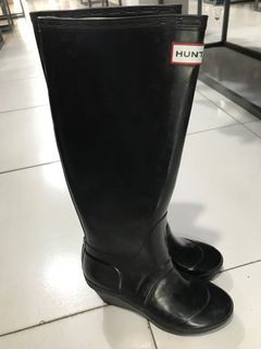 HUNTER WEDGE BOOTS