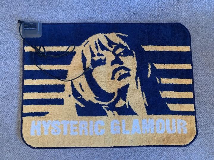 HYSTERIC GLAMOUR 電熱地氈, 傢俬＆家居, 家居裝飾, 地氊- Carousell