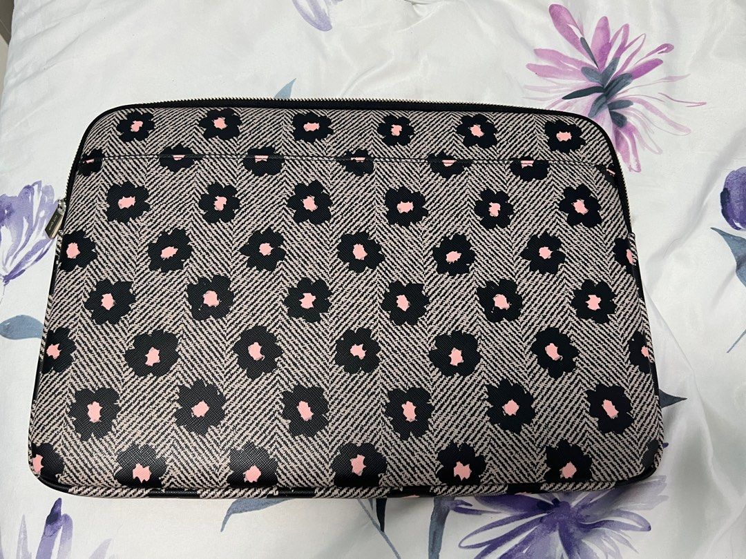 Kate Spade Herringbone Floral Printed Leather Laptop Sleeve Case, Computers  & Tech, Parts & Accessories, Laptop Bags & Sleeves on Carousell