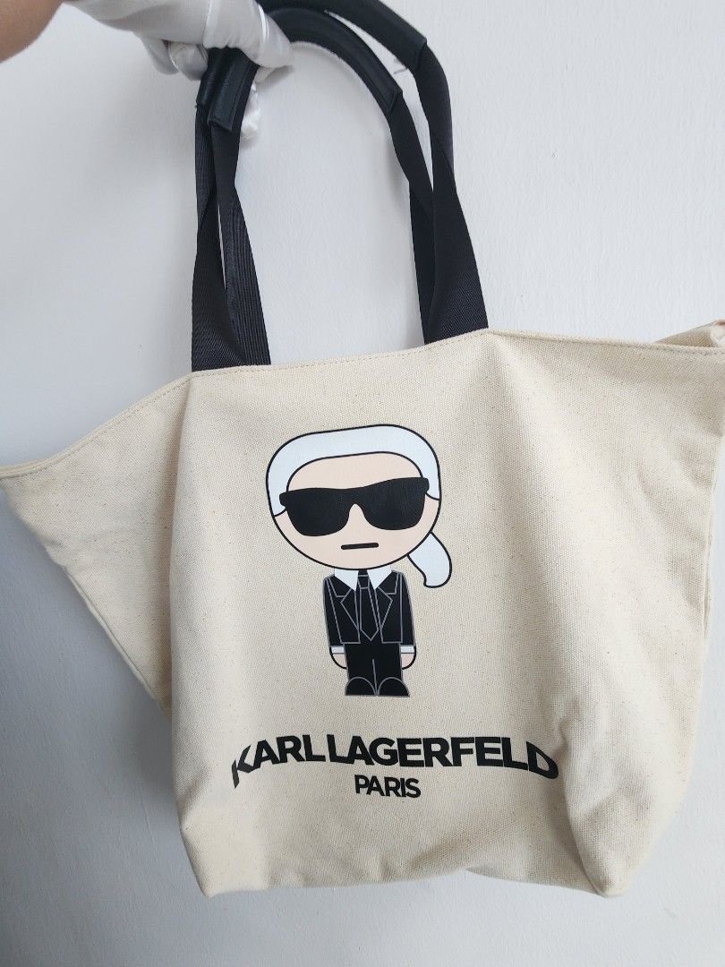 可愛いクリスマスツリーやギフトが！ karllagerfeld カール