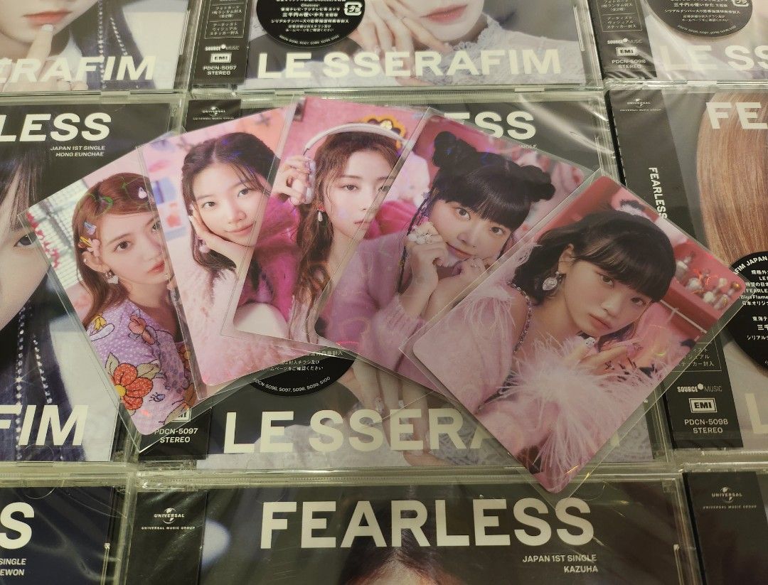 LESSERAFIM 日專FEARLESS WEVERSE JAPAN 預售特典全息小卡現貨, 興趣及