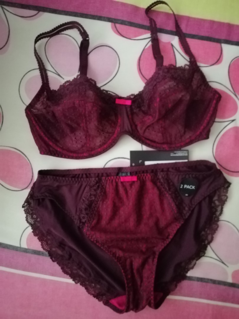 Marks and Spencer Nude Lace Bra 36DD, Women's Fashion, New Undergarments &  Loungewear on Carousell