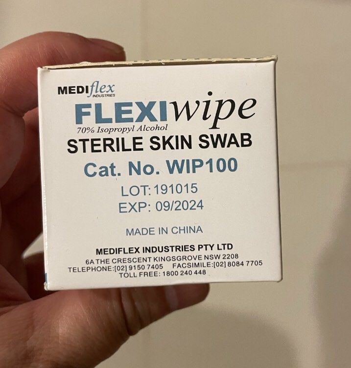 Mediflex FlexiWipe Sterile skin swab 70 isopropyl alcohol 100 pieces expiry date 09/2024, 健康及營養