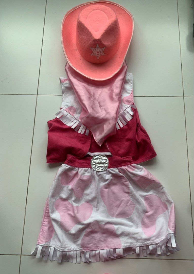 Melissa and doug cowgirl costume deals