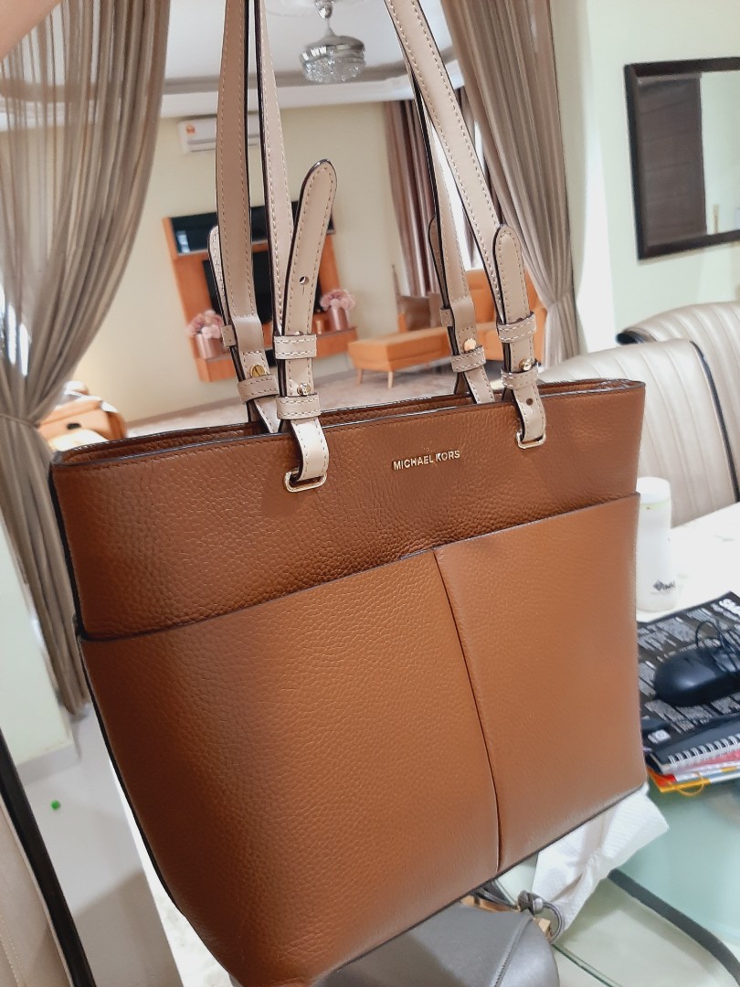 Michael Kors Bedford Medium Tote Handbag, Luxury, Bags & Wallets on  Carousell