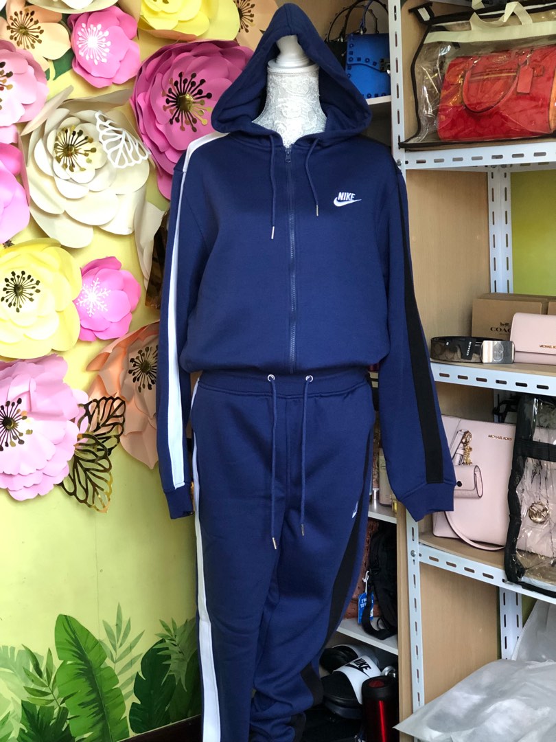 Nike hoodie hotsell and jogger set