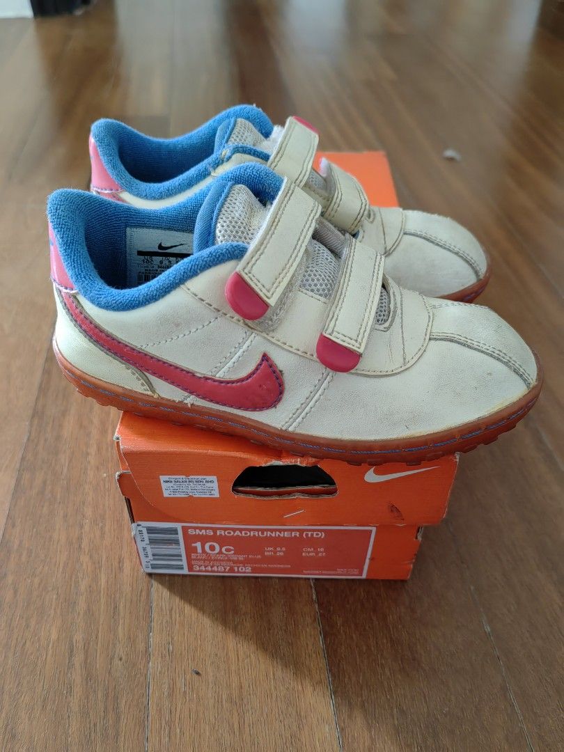 Nike kids hotsell size 5
