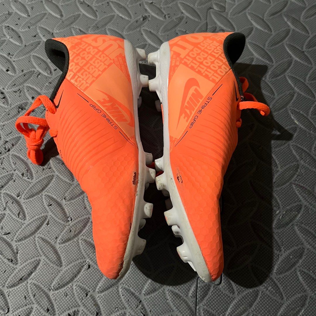 nike phantom venom studs